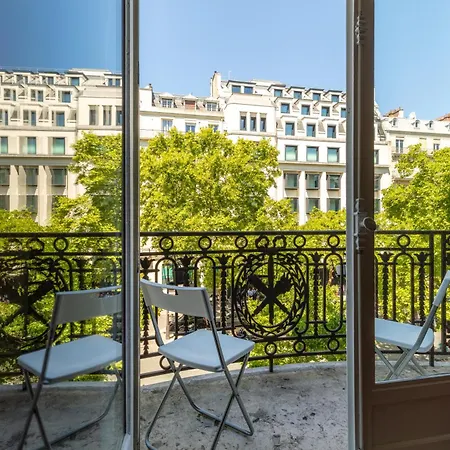 Charming - Arc De Triomphe *